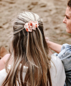 Alternative view of Scrunclip "Linnen Lila"